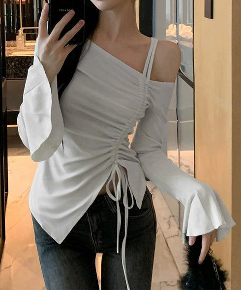 ワンオフショルダーTシャツギャザー 長袖 肩出しドロストtシャツ レディース リボンタイトTシャツ肩あき セクシートップス お洒落 アンバランスヘムtシャツ 薄手 90CHENXINI-021